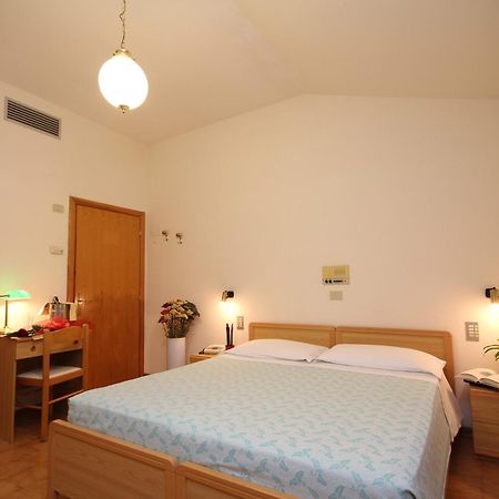 Hotel Villa Luca Chianciano Terme Room photo