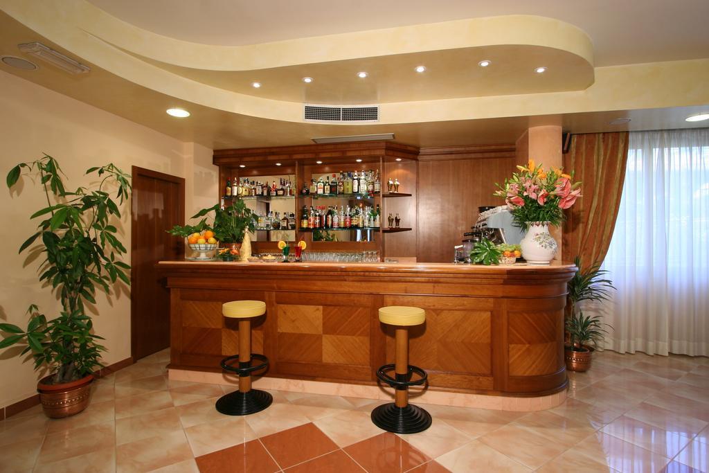 Hotel Villa Luca Chianciano Terme Exterior photo