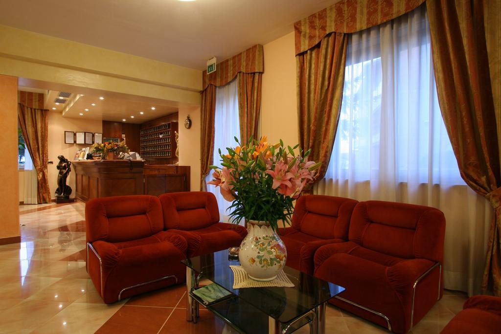 Hotel Villa Luca Chianciano Terme Exterior photo