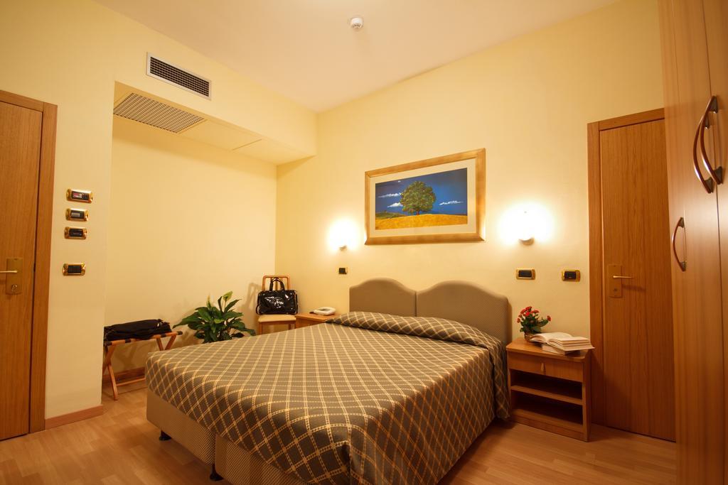 Hotel Villa Luca Chianciano Terme Exterior photo