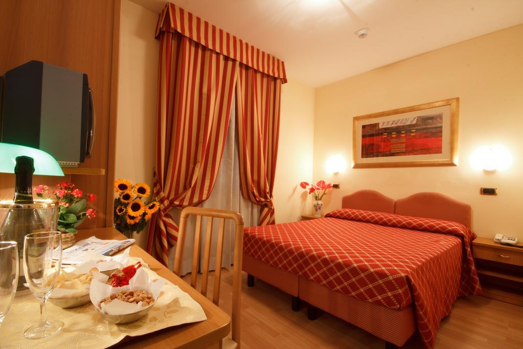 Hotel Villa Luca Chianciano Terme Exterior photo