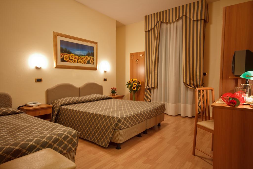 Hotel Villa Luca Chianciano Terme Exterior photo