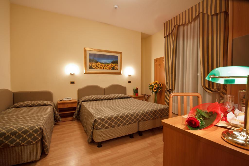 Hotel Villa Luca Chianciano Terme Exterior photo