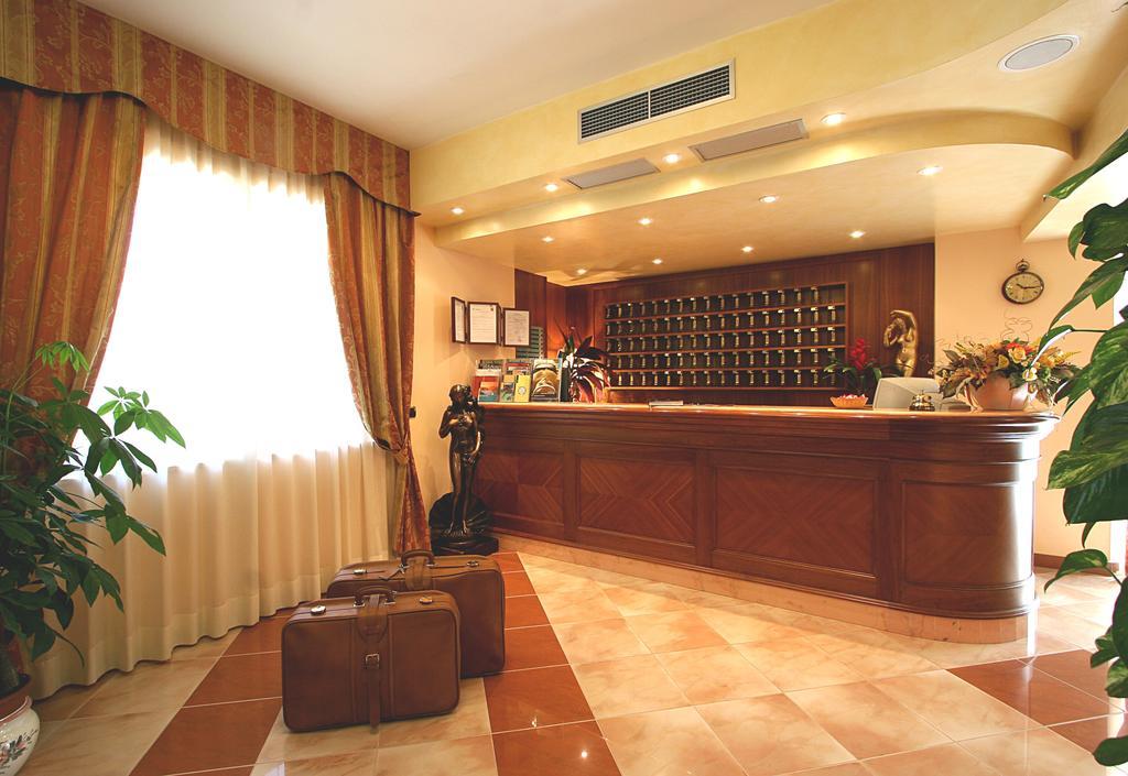 Hotel Villa Luca Chianciano Terme Exterior photo